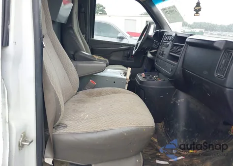 2009 Chevrolet Express 2500 Work Van from USA, damaged, VIN 1GCGG29K291115586